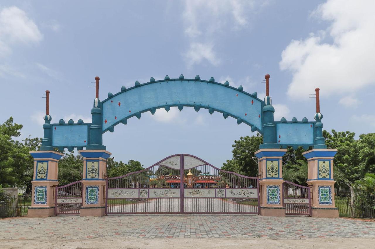 Capital O 49279 Chhab Chhaba Chhab Water Fun Park & Resort Damka Ngoại thất bức ảnh