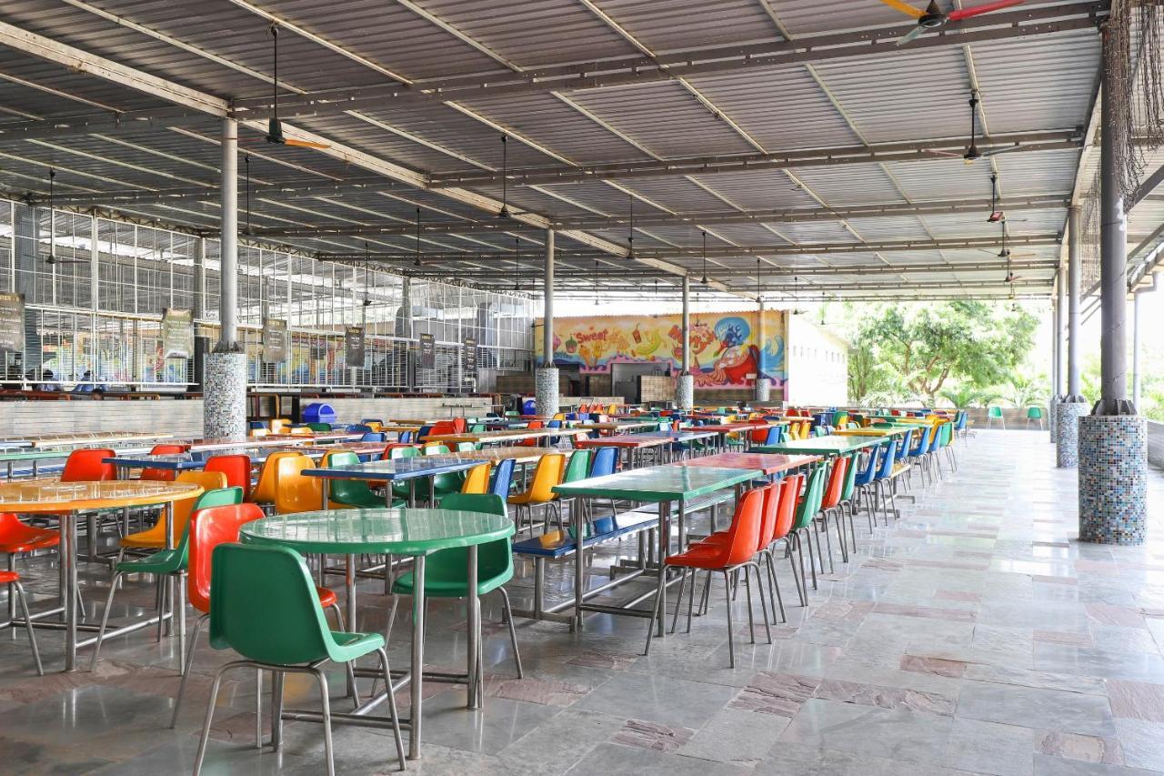 Capital O 49279 Chhab Chhaba Chhab Water Fun Park & Resort Damka Ngoại thất bức ảnh
